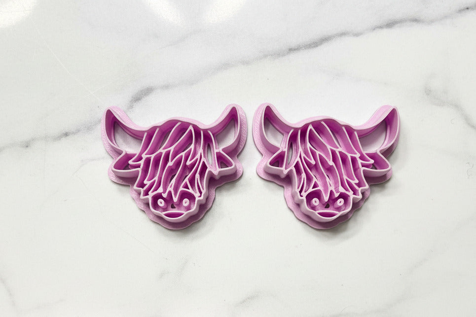 Shaggy Highland cow mirrored set
