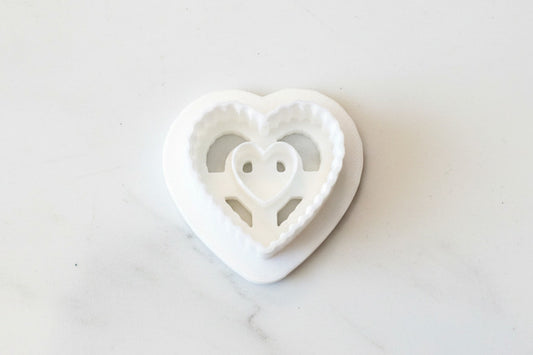 Scalloped heart