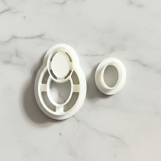 Oval in oval set