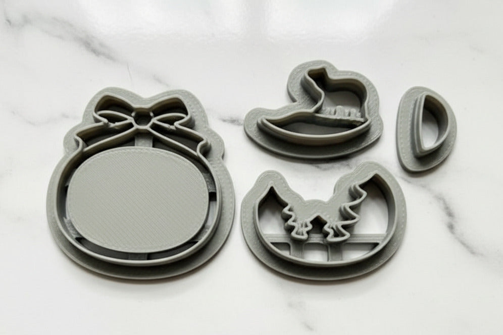 Polar bear winter ornament
