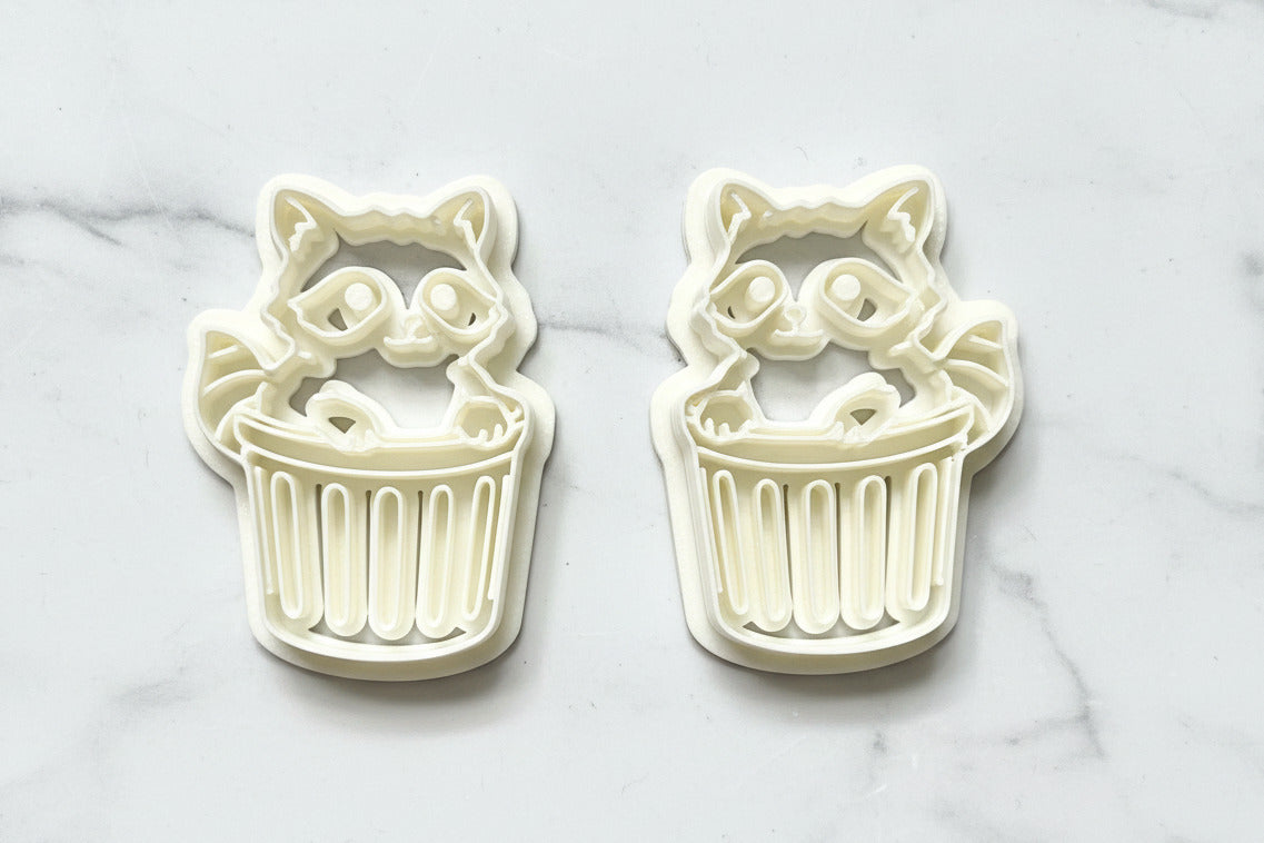 raccoons in trash can mirrored set