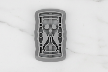 Skull hourglass
